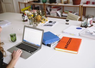 Hogyan tarts meg egy jó kollégát, ha nem tudsz annyit fizetni, mint egy multi?